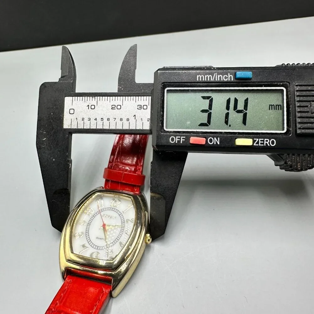 Gossip Watch Women Gold Tone Barrel Case Red Leather Band New Battery 9